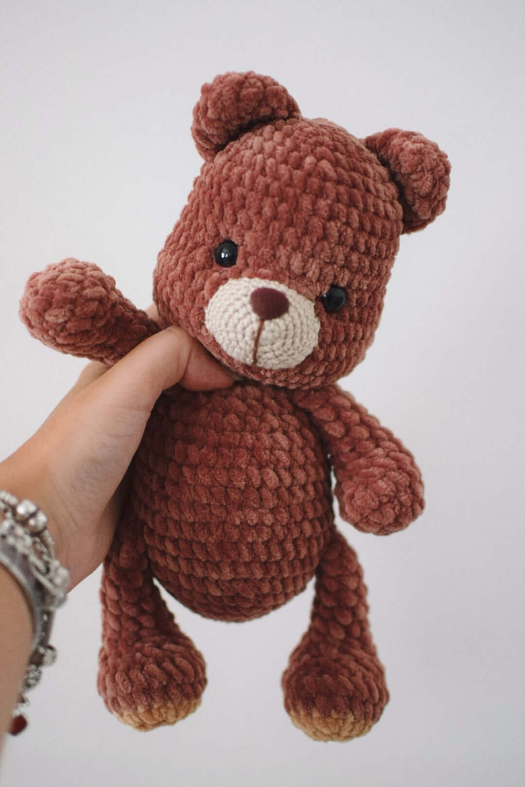 Peluche Orsetto del Cuore, orsetto fatto a mano con filati soffici, compagnia per coccole e giochi.